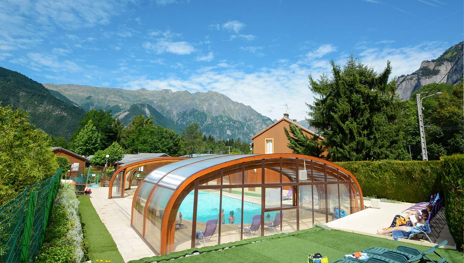 Camper dans les Alpes : où séjourner dans le prestige ?
